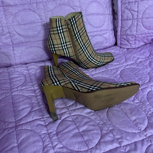 Plaid Booties and Hand Bag - Picture 3 of 4